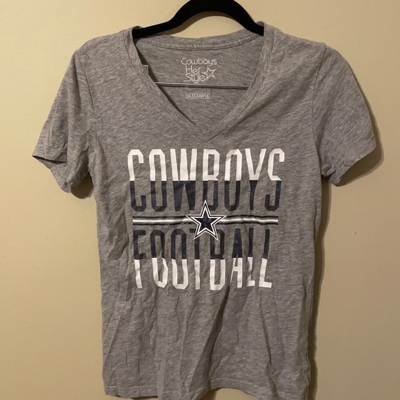 Dallas Cowboys Football t-shirt; heather grey; size medium - Picture 1 of 4